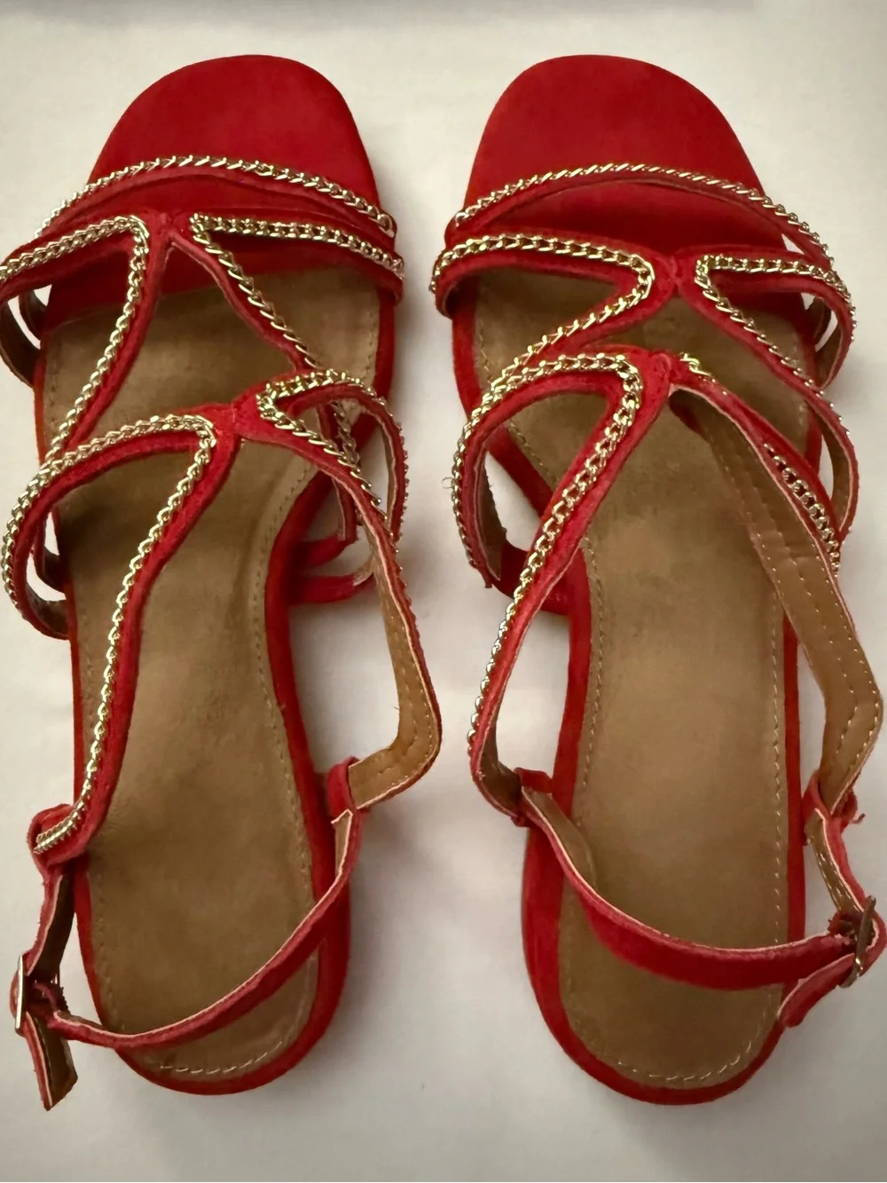 VGUC Aerosols Red Women's Super Comfy Sandals w/Gold Chain Accents Women’s 7.5